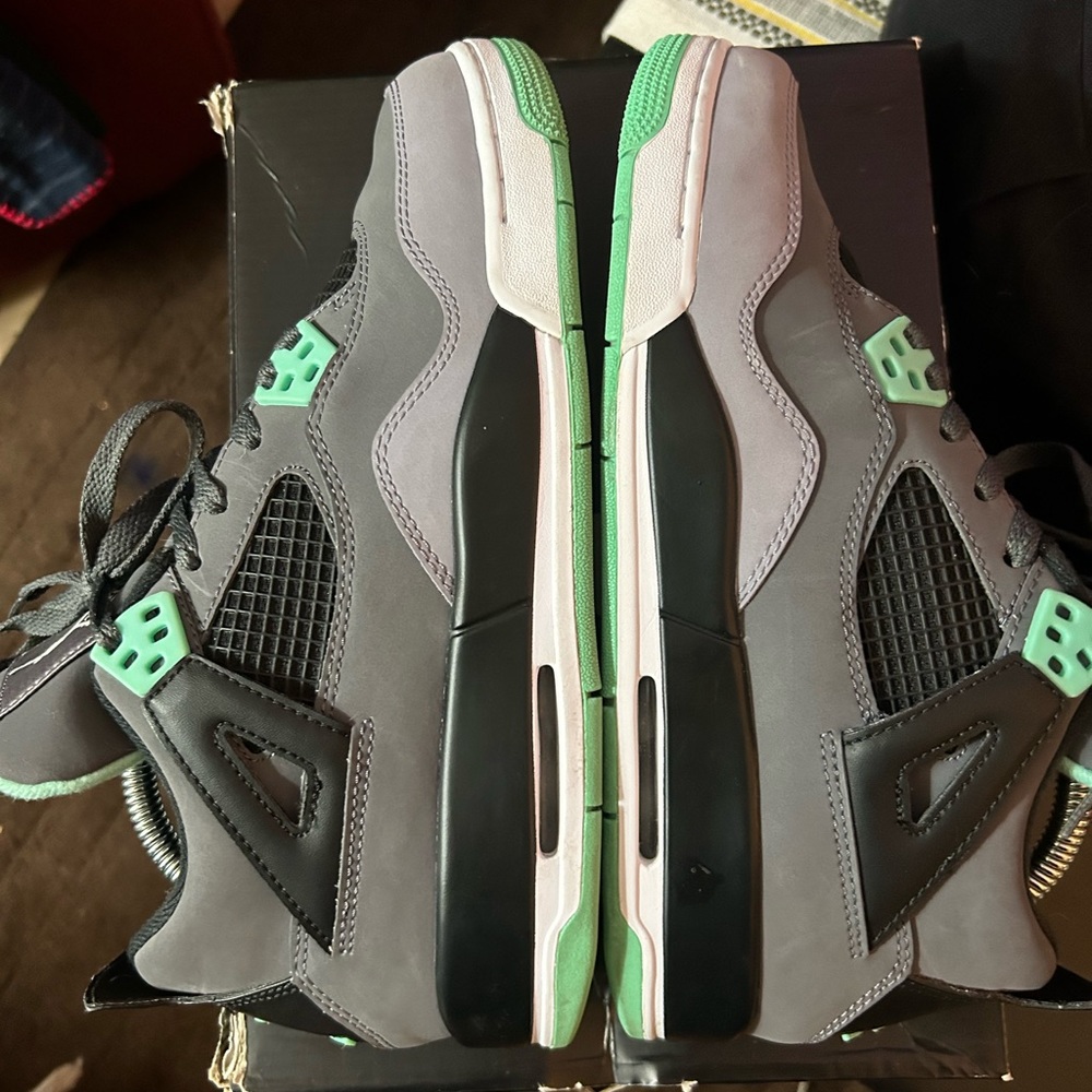 Jordan 4 Green Glow - Picture 6 of 9